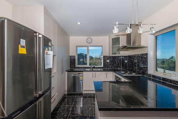 270a Triangle Road Massey_8