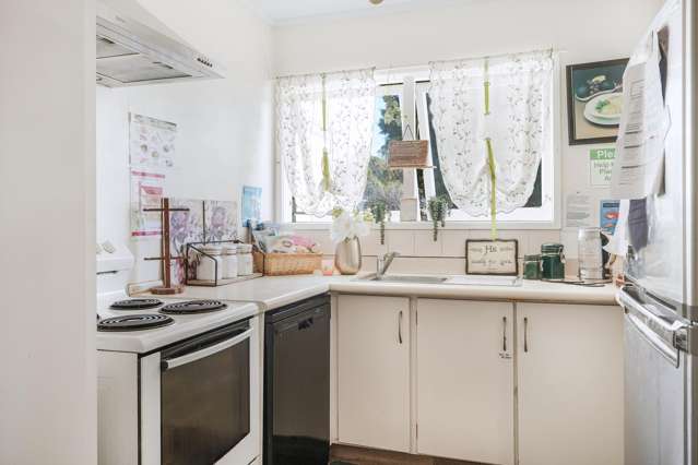 65 Resthill Crescent Glenview_1