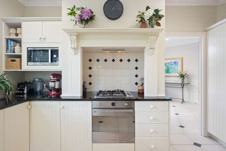 33 Seymour Road Mellons Bay_11