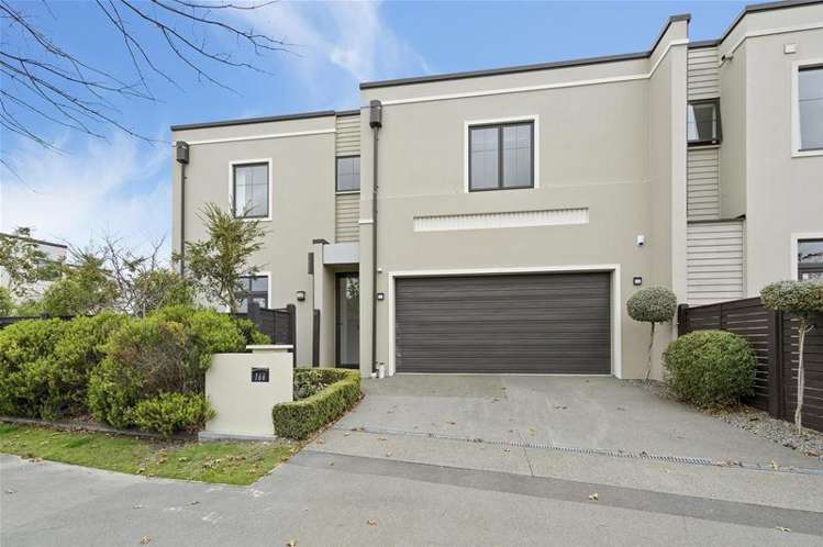 166 Hussey Road_0