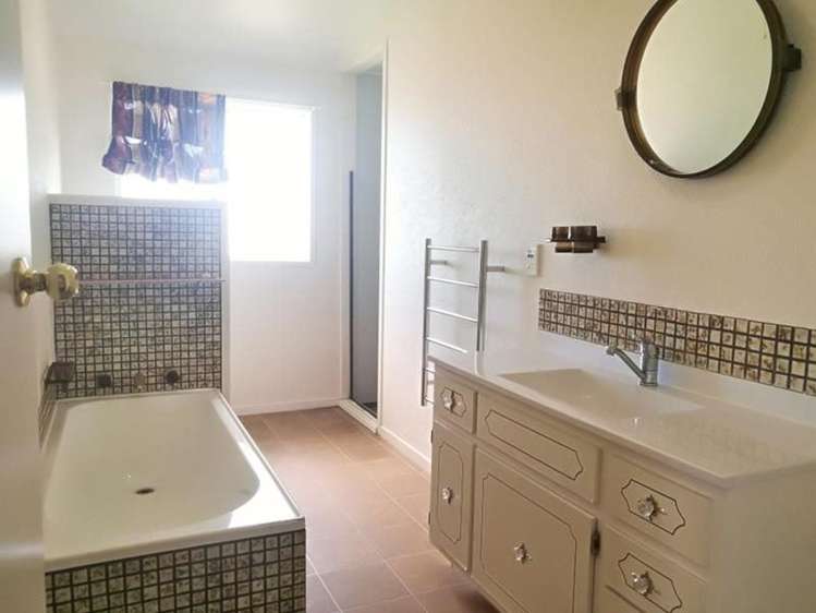 53 West Coast Road Glen Eden_11