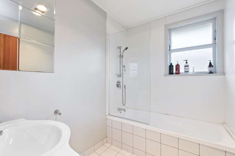 23 Parenga Street Wainuiomata_13