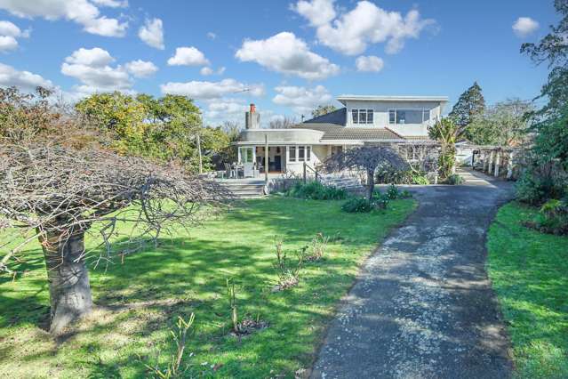 Prestigious Frimley living on Lyndhurst