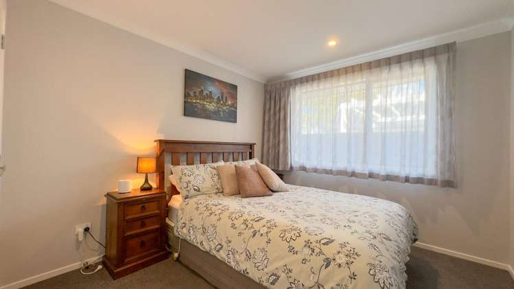 4 Hugo Shaw Drive 11373_12