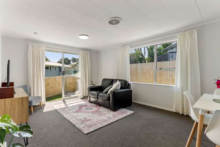 2/63 Rosier Road Glen Eden_10