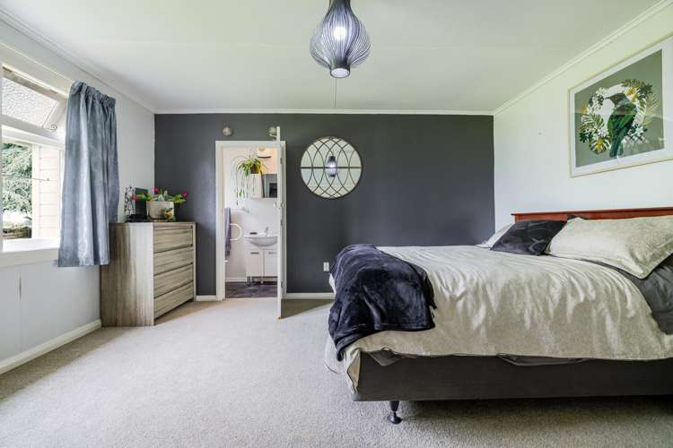 1032 Kimbolton Road Feilding_11