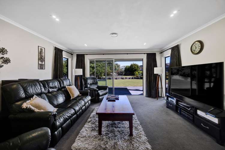 1 Elizabeth Grove Stratford_15