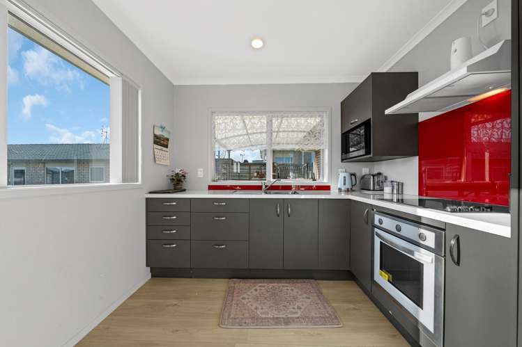 25/8 Village Place Tuakau_5