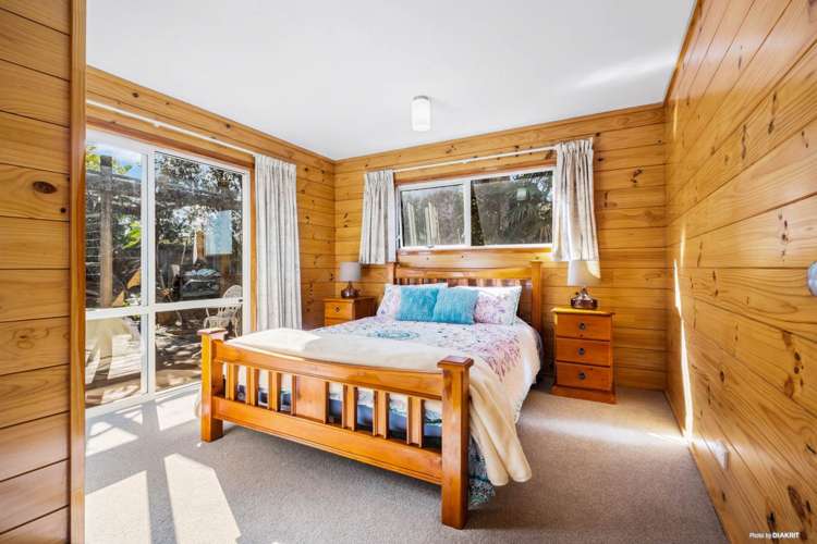 65 Whangaparaoa Road Red Beach_26