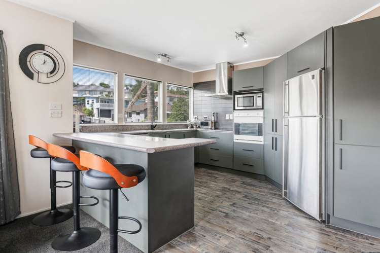 2 Mollyhawk Rise Arkles Bay_3