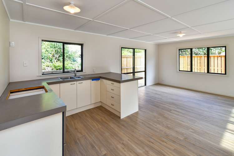 78 Howard Road Orere Point_4