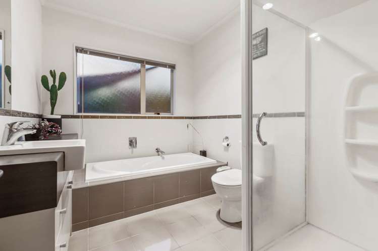 7 Woolaston Place Flat Bush_11