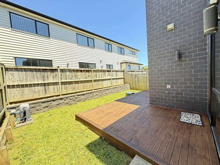 21 Eros Road 10673_15