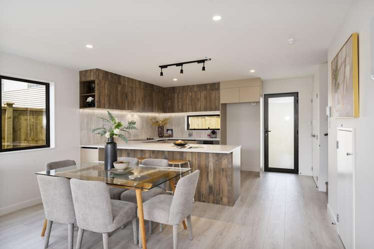 2/31 (Lot1) Tiroroa Avenue Te Atatu South_17