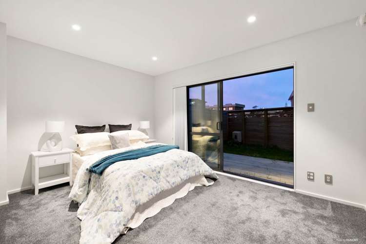 109 Bordeaux Parade Te Atatu South_14