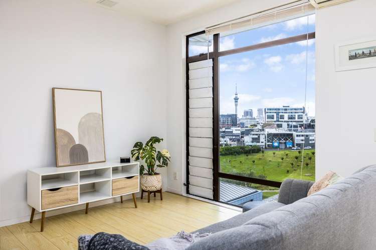 3J/7 Charlotte Street_3