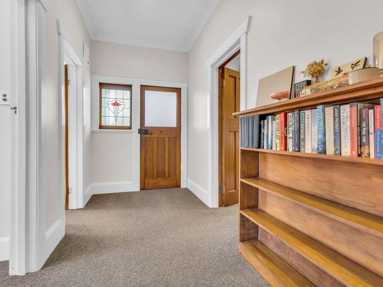 1106 Caroline Road Mayfair_5