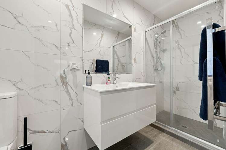 36 Koropa Road Flat Bush_19