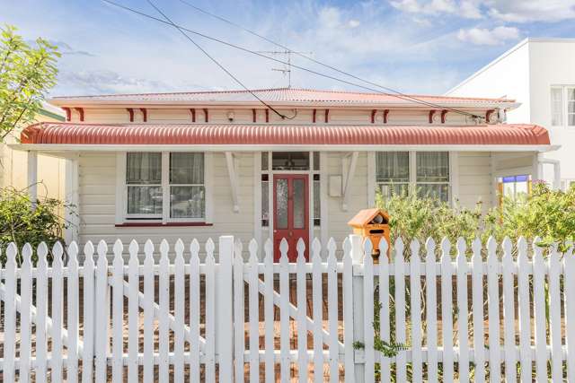 VINTAGE CHARM IN POPULAR BERHAMPORE