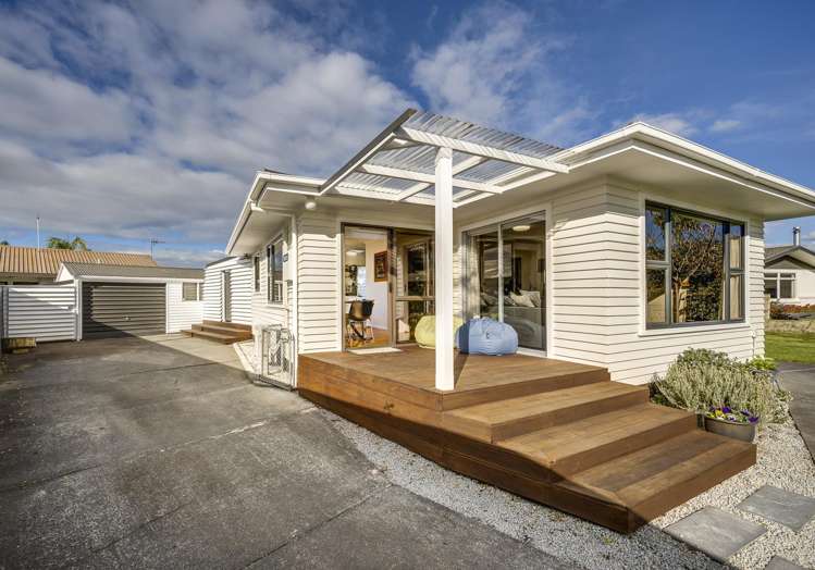16 Surrey Street Taradale_25