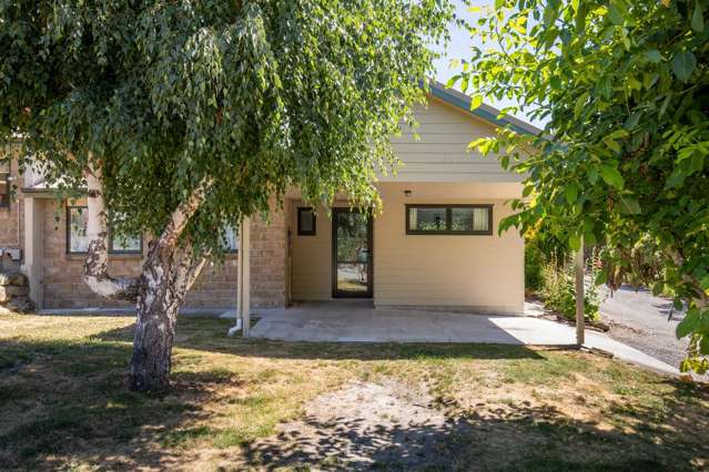 CHARMING, LOW-MAINTENANCE LIVING ON ARONUI ROAD