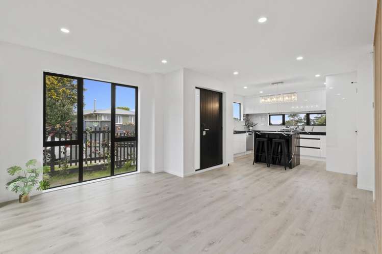 3/6 Pikitea Road Mangere Bridge_20