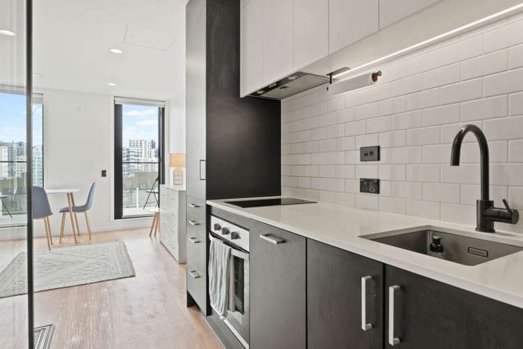 906&1004/106 Vincent Street_3