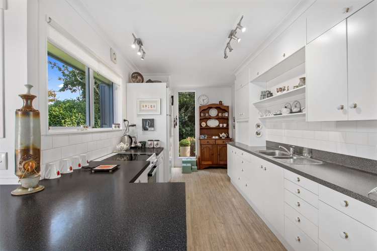 11 Edward Avenue Pyes Pa_9