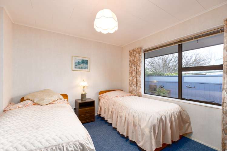 3 Stead Crescent Stoke_10