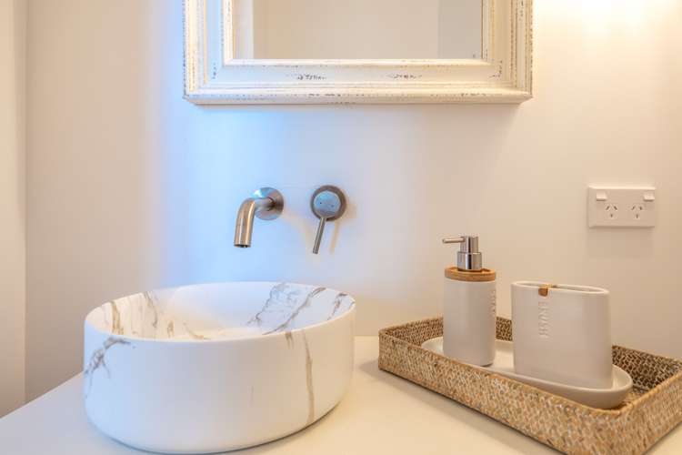 4/23 The Strand Onetangi_14