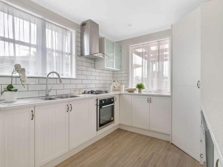 1/1 Cooper Place Papakura_11