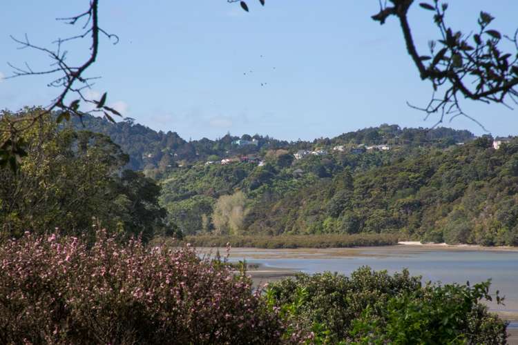 229 Victory Road Laingholm_16