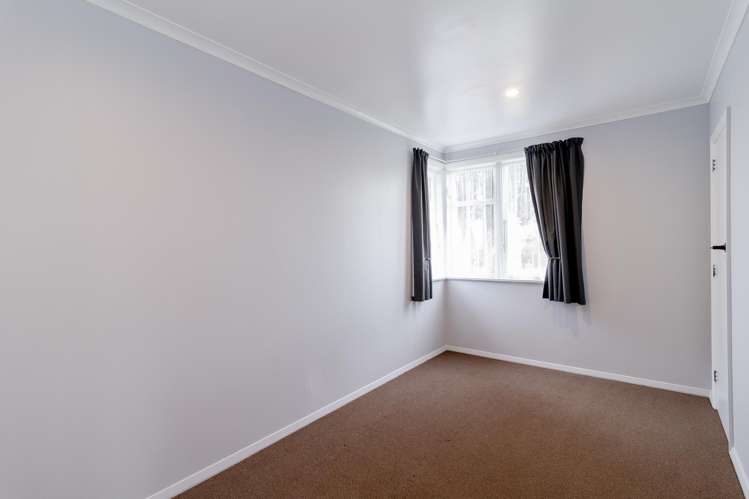 9 McLaren Crescent Onekawa_9