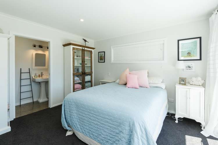 541 Newbury Line Bunnythorpe_16