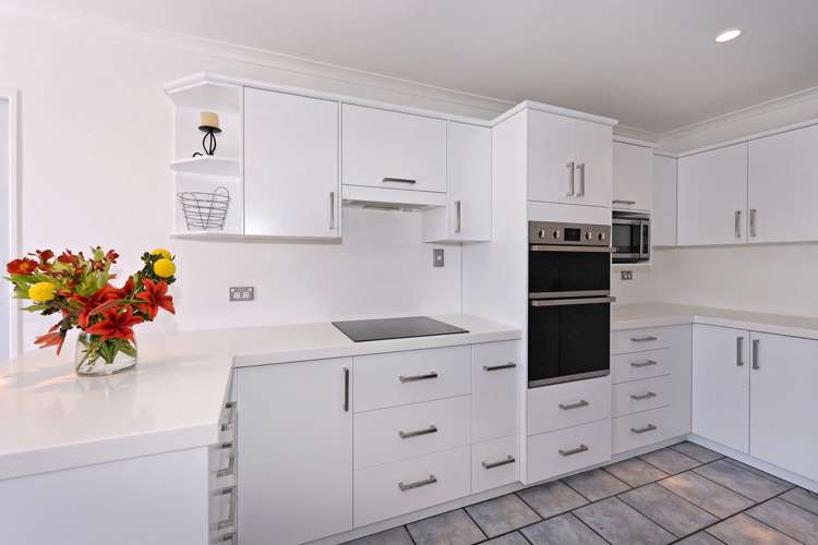 18 Mary Ann Muller Crescent Stoke_14