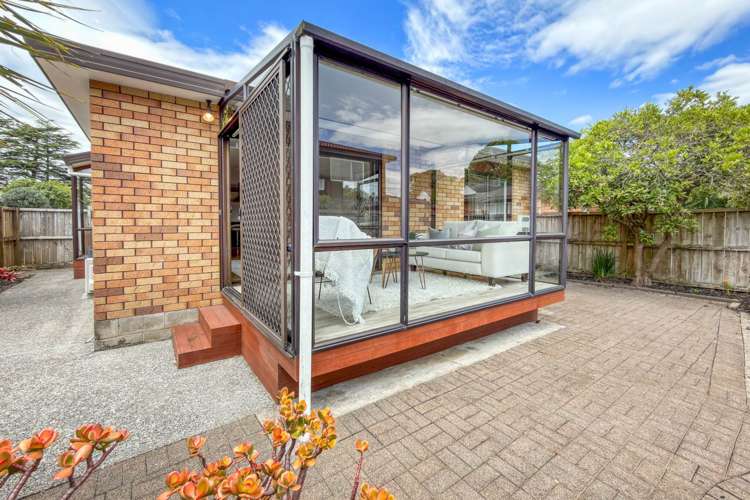 2/133 Pah Road Royal Oak_21