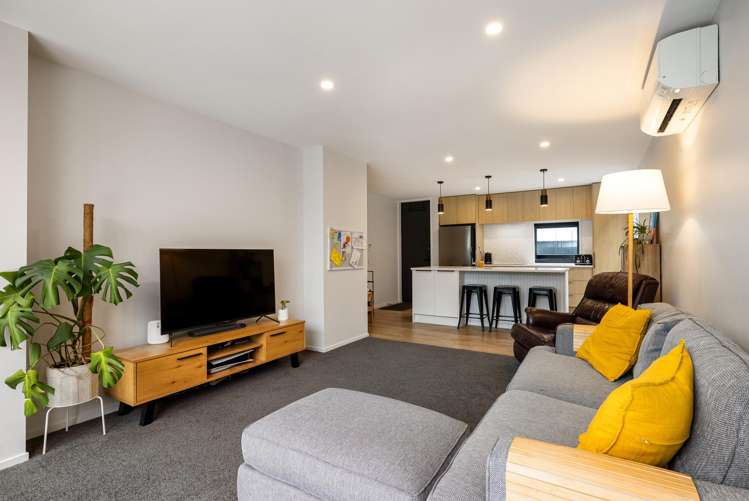 2/12 Hume Street Sydenham_9