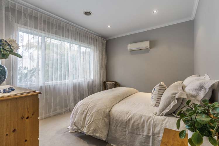 1 Fraser Road Narrow Neck_13