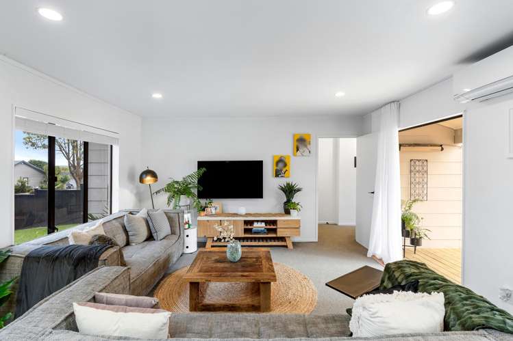 25 Sunningdale Street Wattle Downs_6