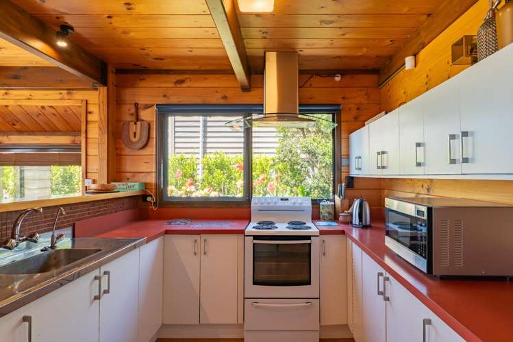 189 Ocean View Road Oneroa_22