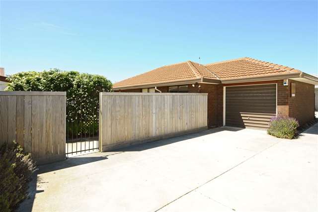 1121/121a Shortland Street Wainoni_1