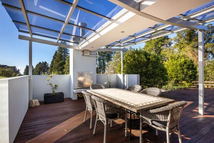 1895 Egmont Road Kaimiro_10