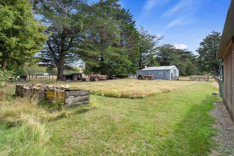 8 Foxhill Cemetery Road Wakefield_10