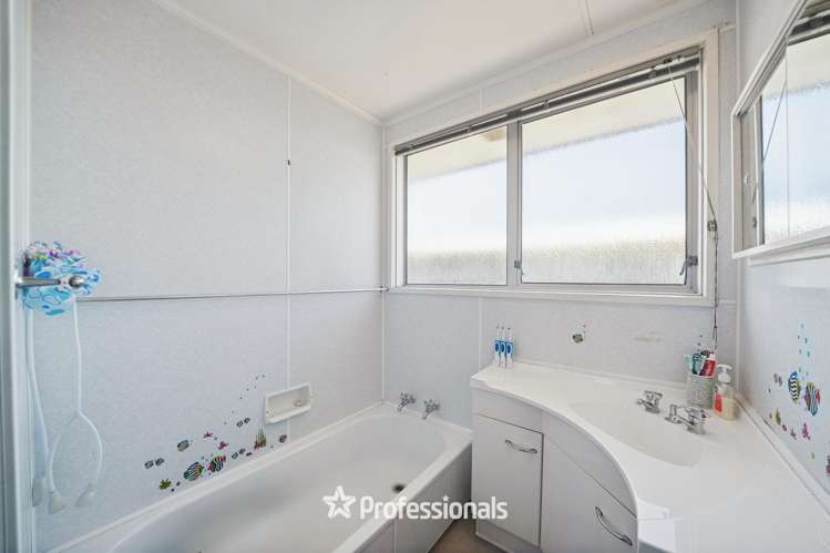 15 Wetherby Grove Wainuiomata_14