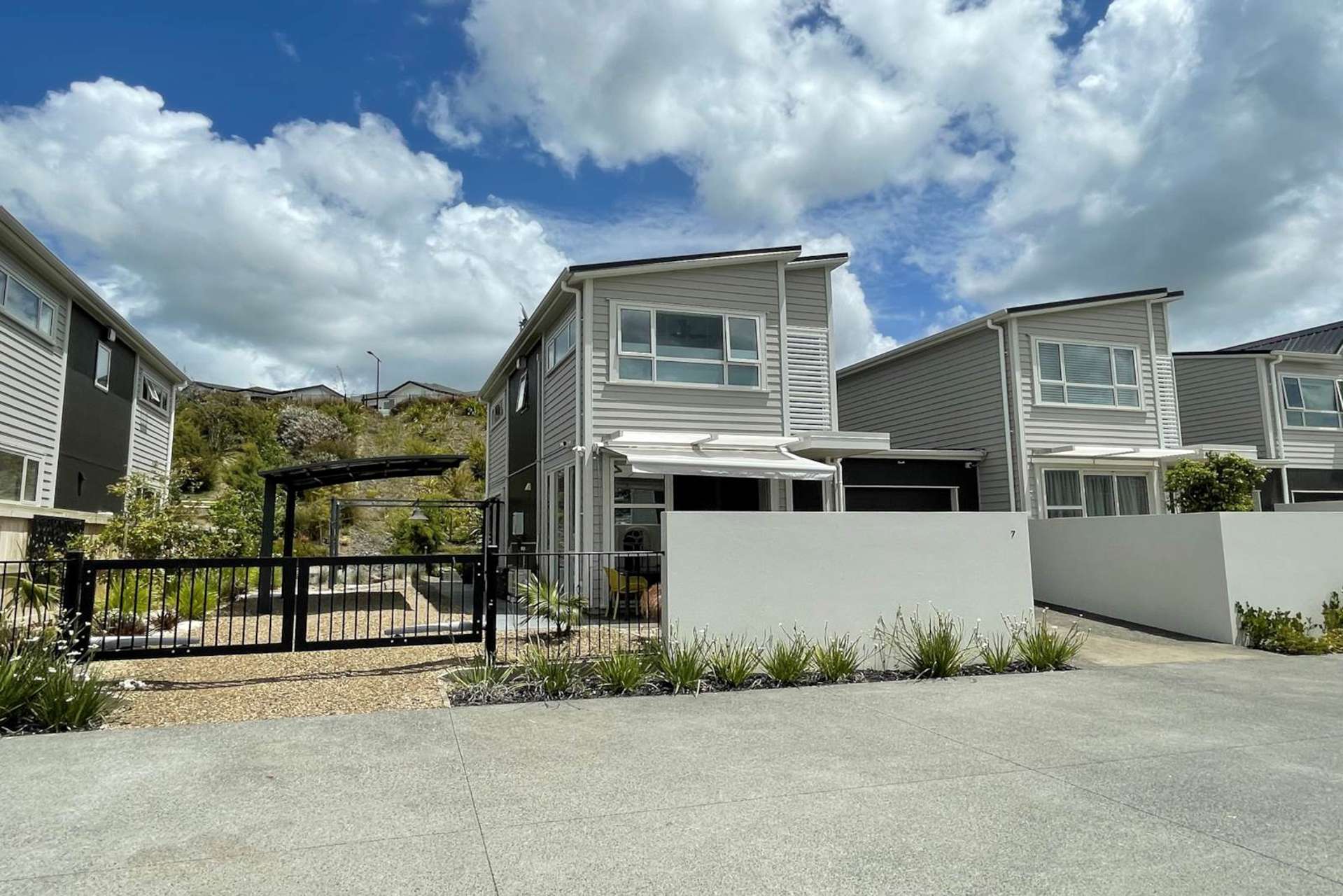 7 Sanremo Lane Stanmore Bay_0