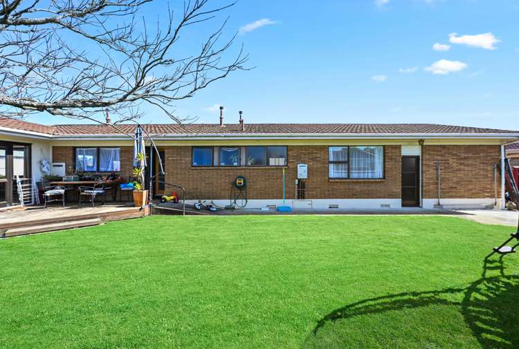 8 Sandalwood Drive Dinsdale_15