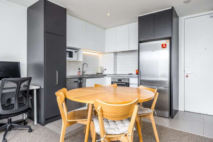 1002/145 Nelson Street Auckland Central_8