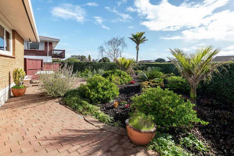 21 Tupaki Place Pakuranga Heights_12