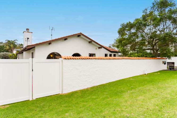 1/37 Beach Road Manly_29