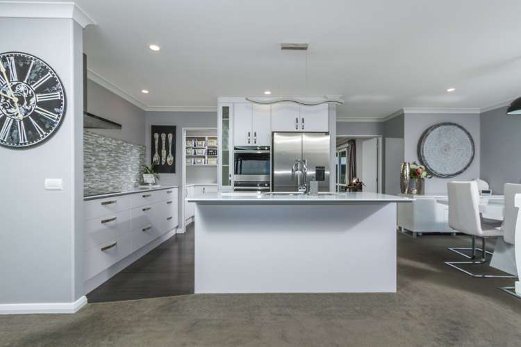 65 Fairose Drive Richmond_6